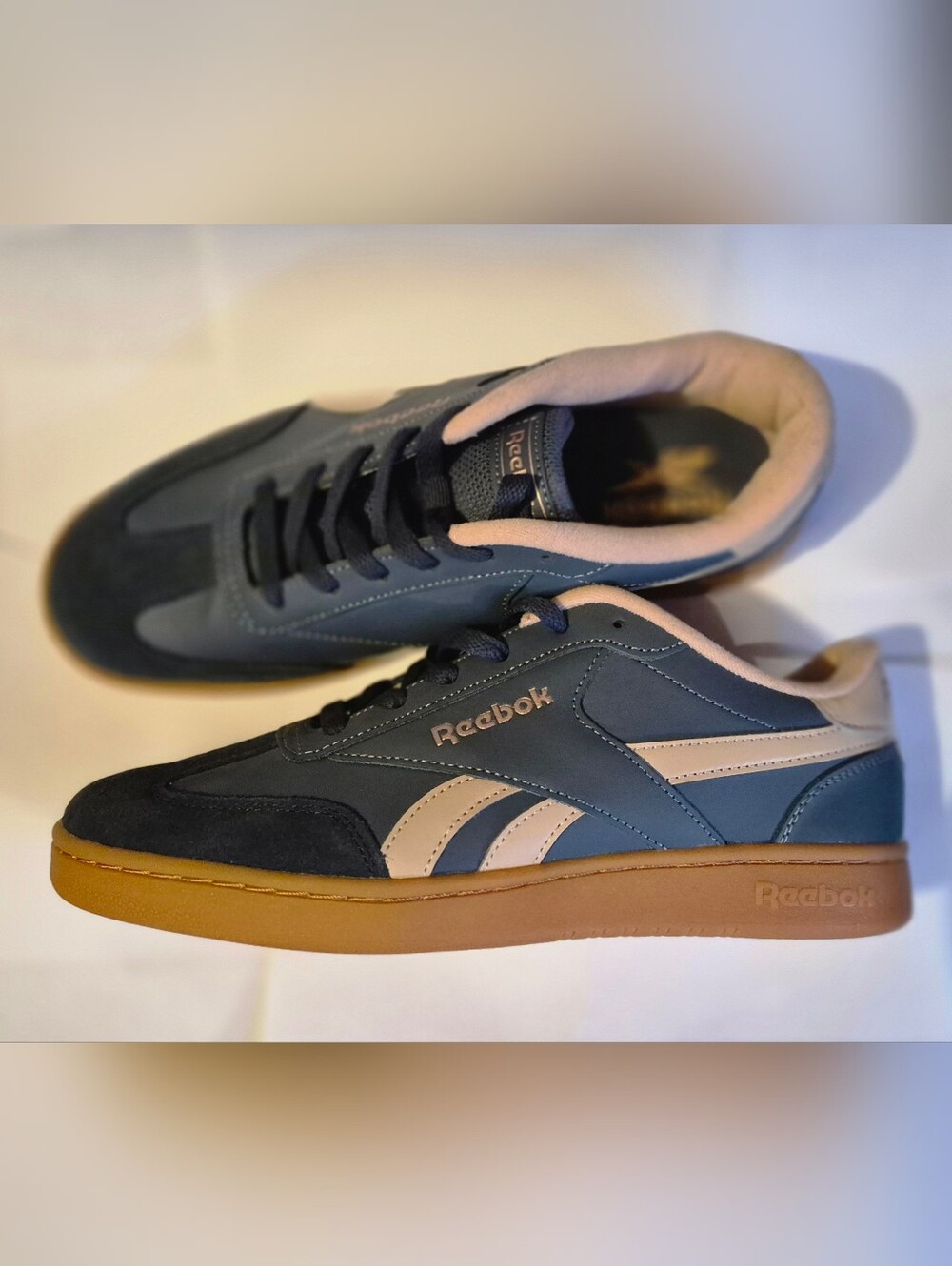 Reebok Women's *like-new* Blue and Pink Athletic Sneakers